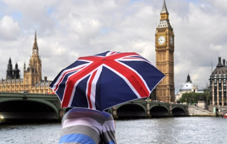 UK-TOURISM-VISA-5
